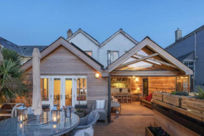 Luxury Beachfront House, Sleeps 12, Free Parking, Devon